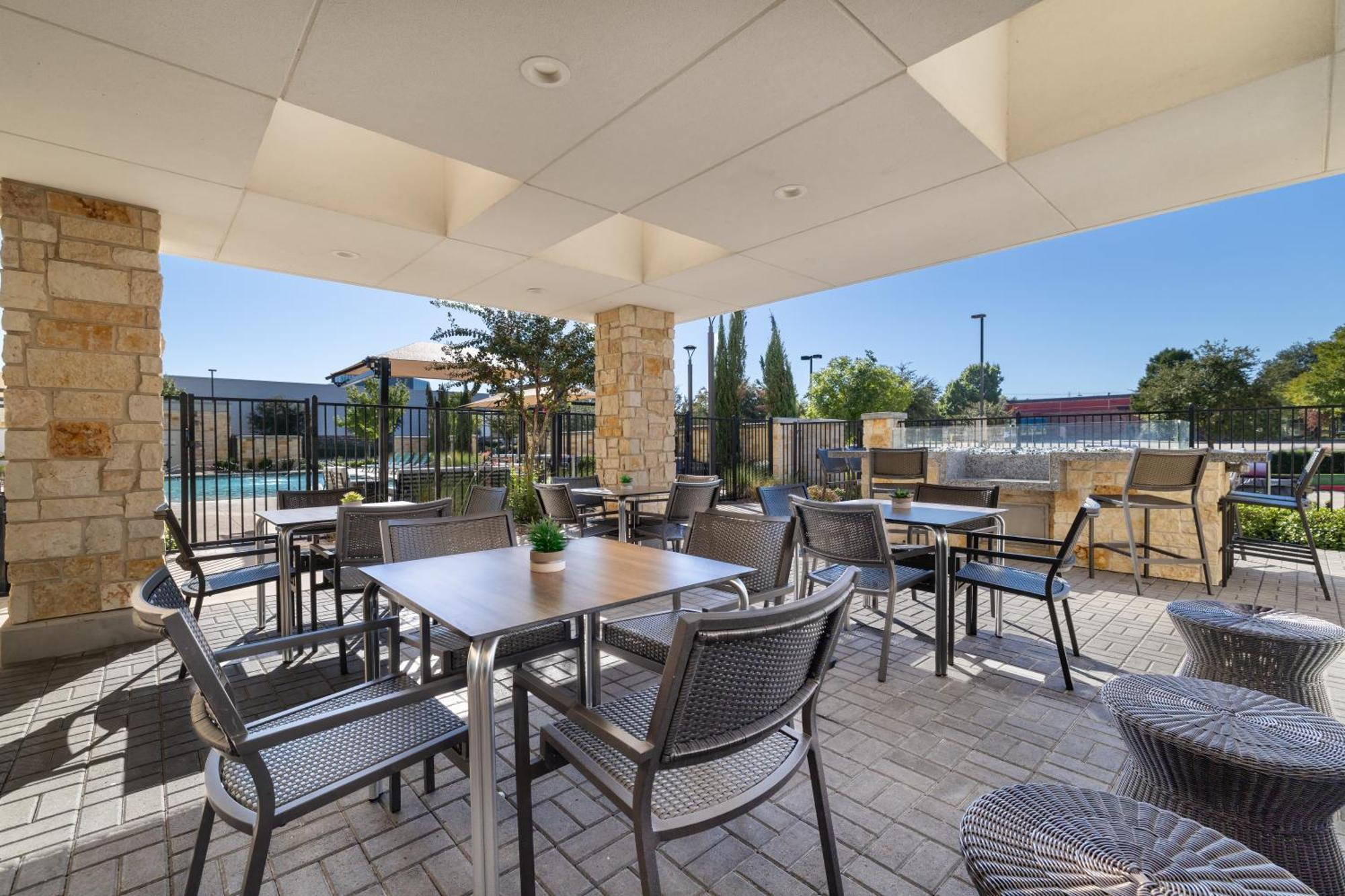 Home2 Suites By Hilton Dallas Addison Extérieur photo